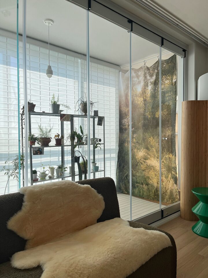 short form carousel card thumbnail