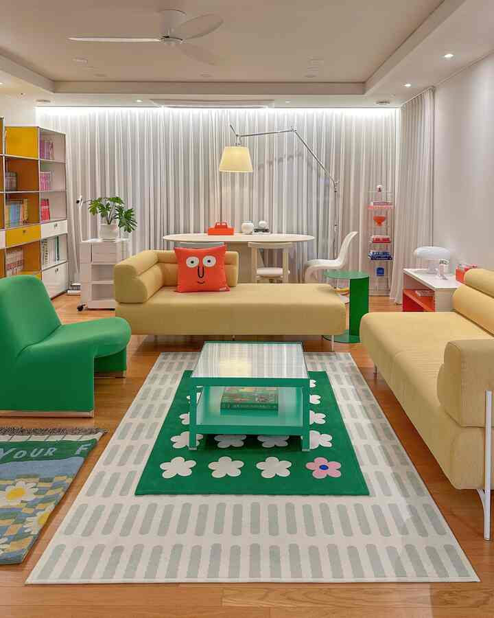 #FavoriteBrand #Flatpoint

There are various designs of furniture,
so there are a wide range of choices,
so I really like Flatpoint,
which is loved by many people☺️

When I met the layer sofa after Rond,

I fell in love with the color that I couldn't see anywhere else,
and I thought that it was Flopoda because of the comfortable seating,
so it became my favorite brand🩵

When I arranged the furniture like in the picture,
and decorated it with colorful accessories to my taste,

so many people really liked it.

I'm using the Bember sofa now,
so I'll continue to style it prettily,

and love Flatpoint even more😄
.
. #color interior #colorful interior #living room #living room interior
#living room sofa #sofa interior #sofa #sofa recommendation
#home decoration #living room decoration #living room table #living room lighting 
#ceramic table #dining table #dining table interior #house with children 
#rug #living room rug #living room styling #living room furniture