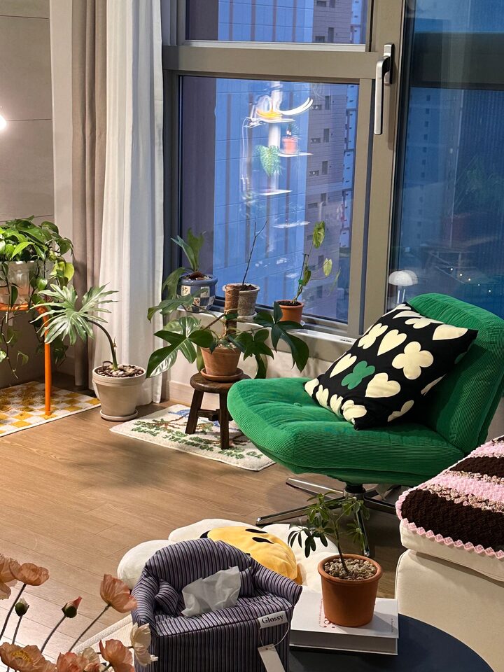 short form carousel card thumbnail