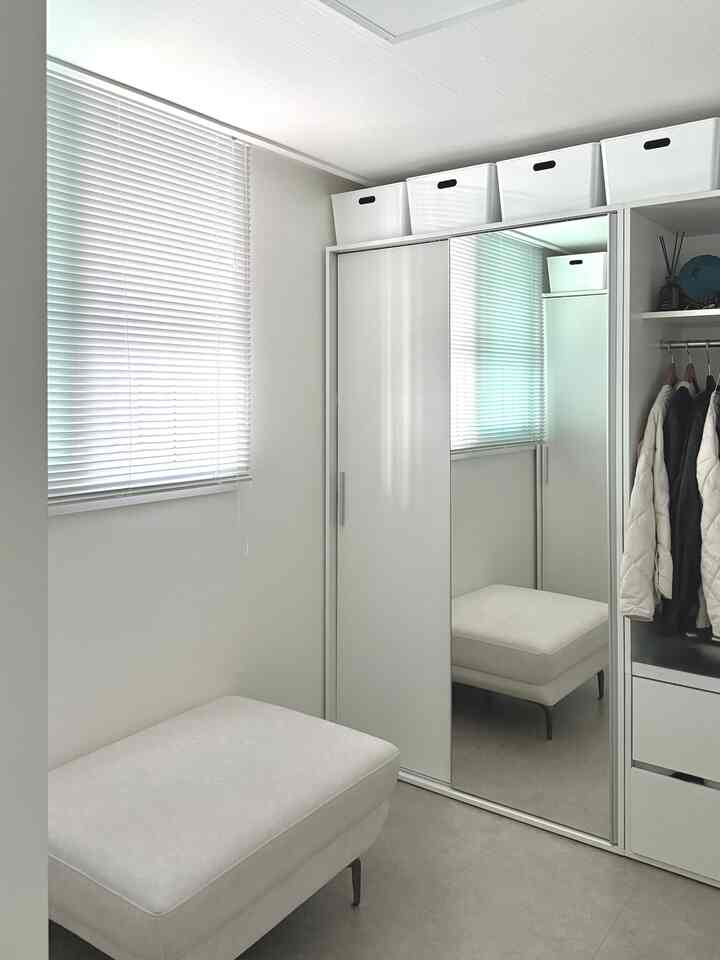  #전세집 #전세집인테리어 #드레스룸 #24평인테리어 #24평 #아파트 #수납 #이케아 #블라인드 #슬라이딩옷장 #쇼파