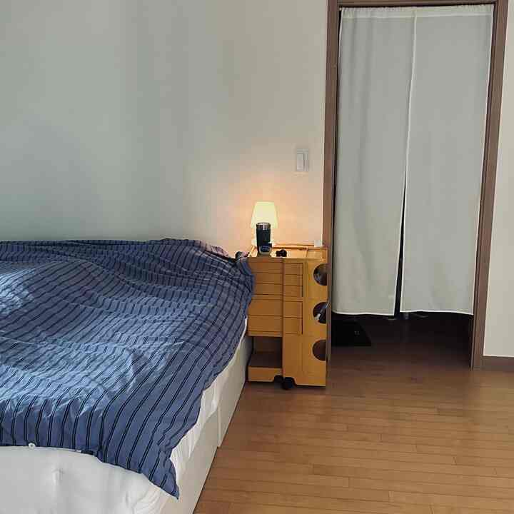 ベッドの位置を変えて一度撮ってみました🙂🛏️
家具の位置を変えるだけでも、気分転換になりますねㅎㅎ



@_gom_house_ ＃些細な好みのジャンル＃マキシマリストの集まり＃今日のシーンのカット

