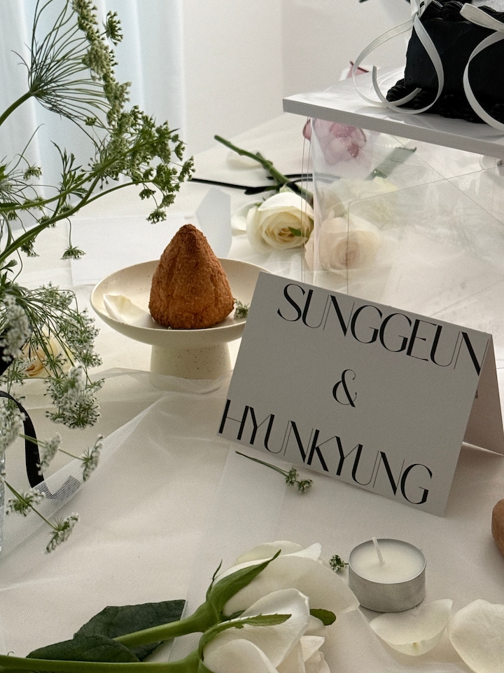 Hyeum Matte Pedestal Dessert Plate user photo