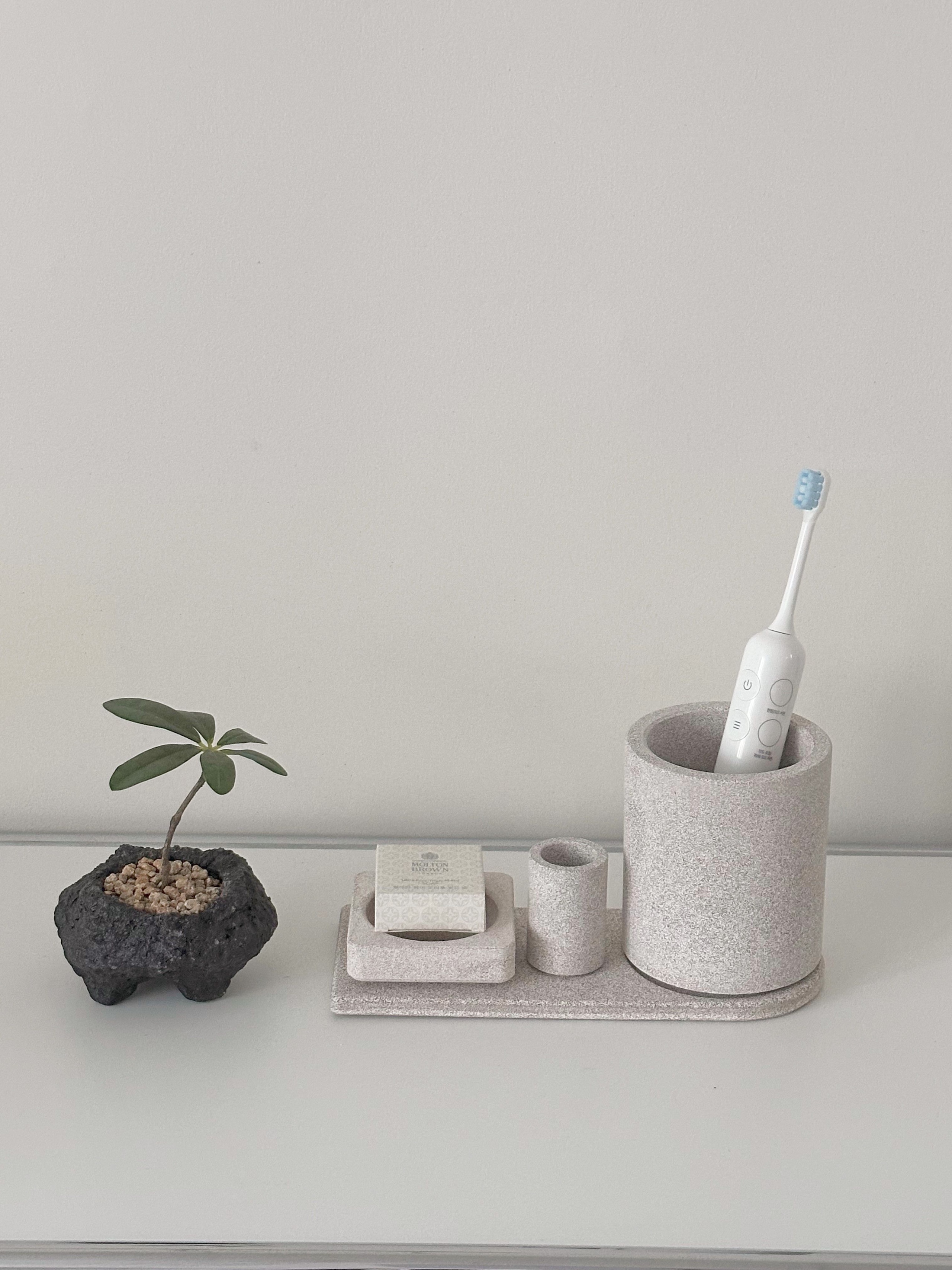 Premium Ceramic Toothbrush Holder Set(3pc) user photo