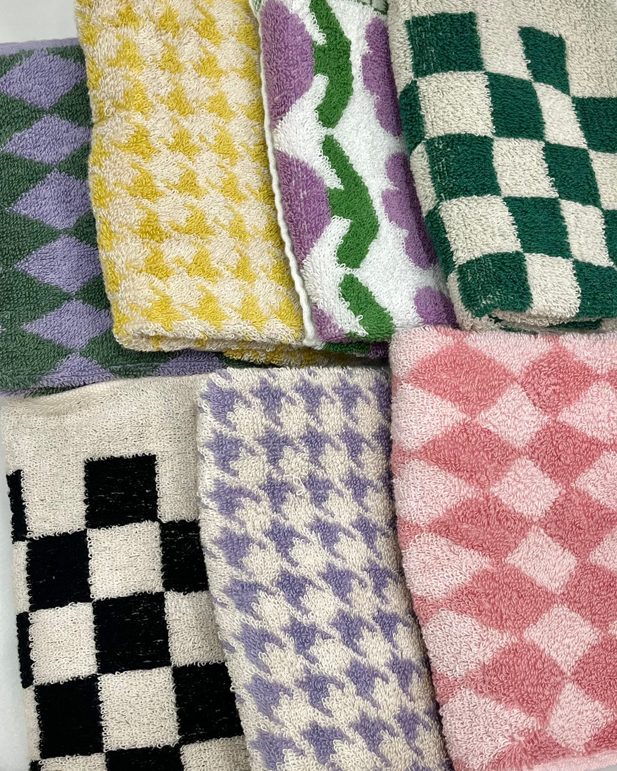 Argyle Pattern Kitchen Towel with Hanging Loop user photo