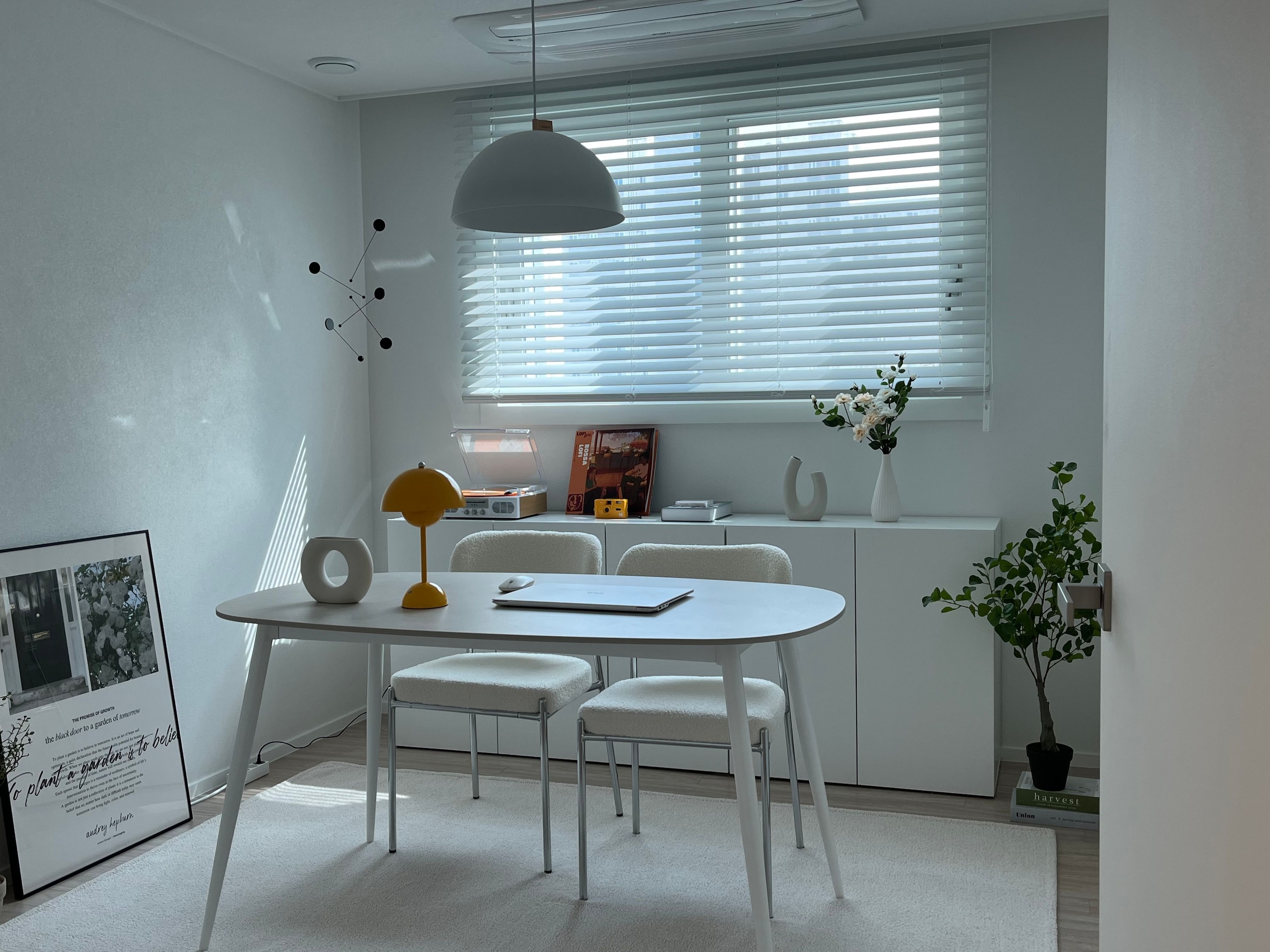 Oval Porcelain Ceramic Dining Table user photo