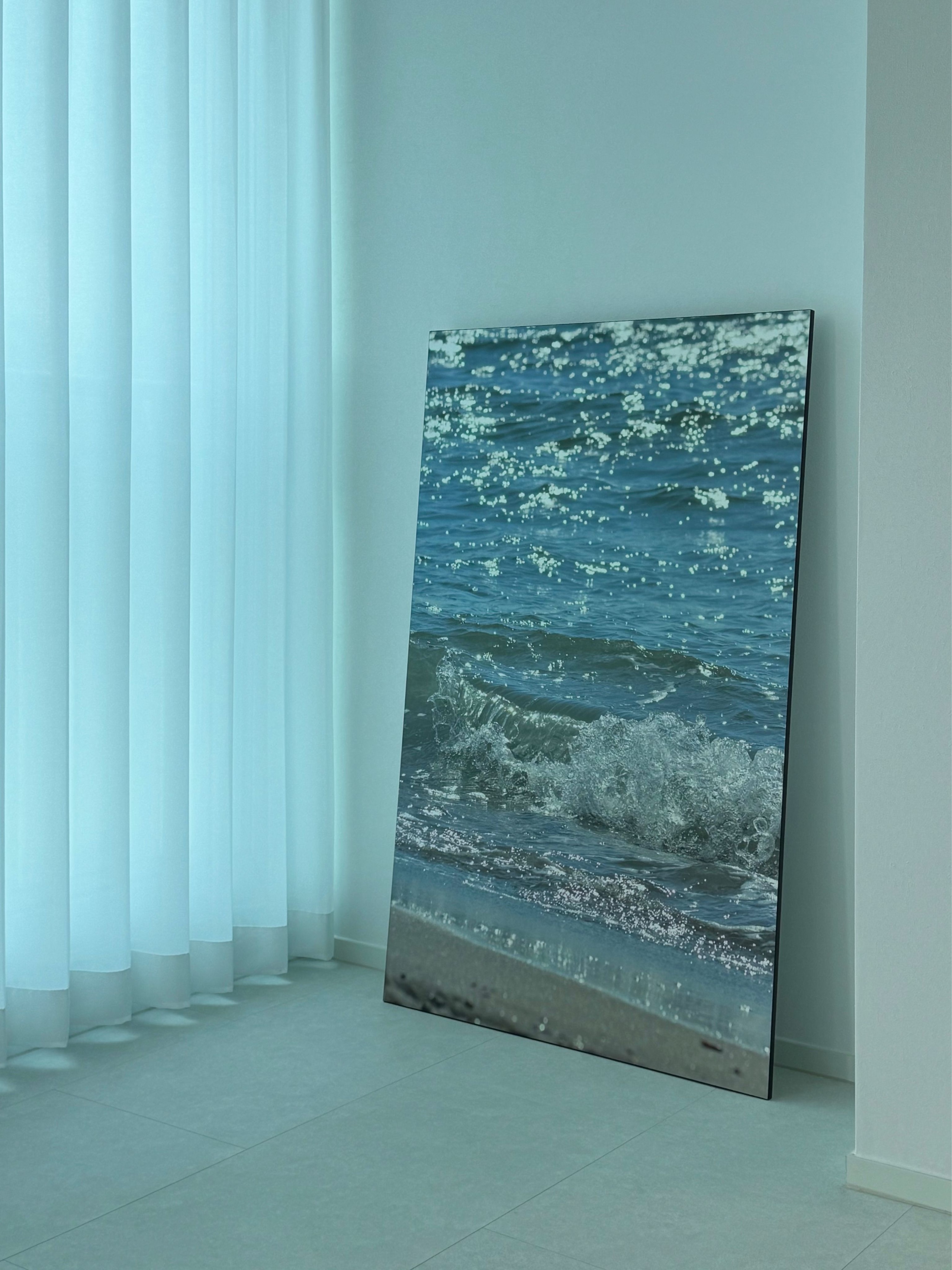 Ocean Wave Foldable Floor Coffee Table user photo