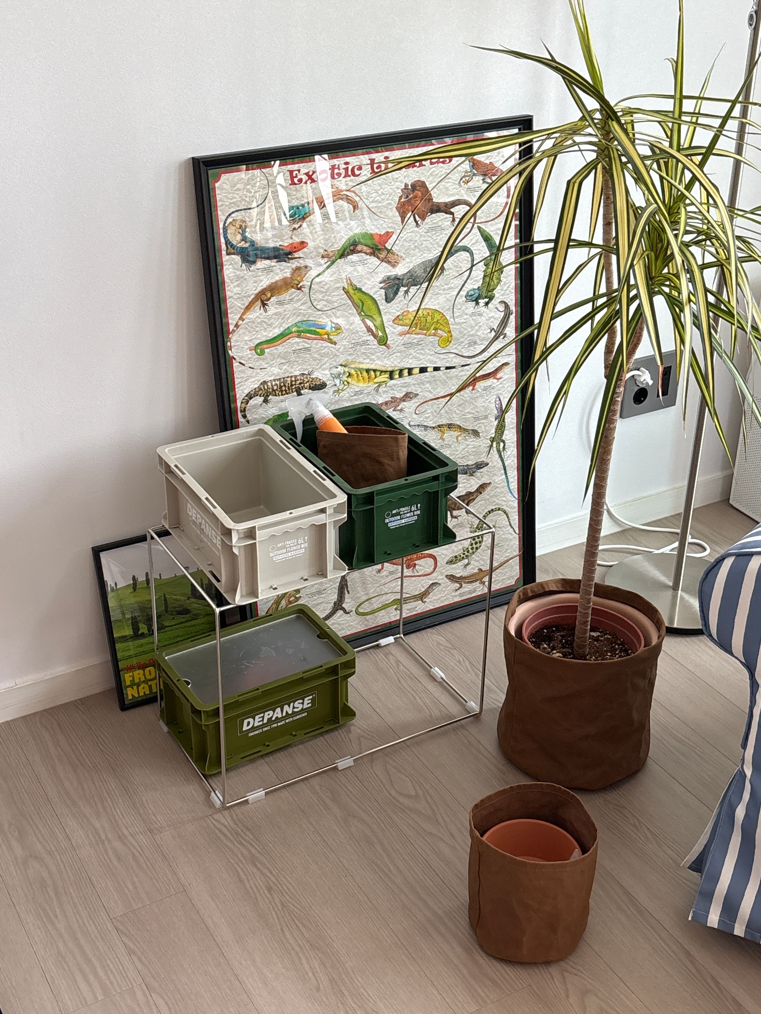 Wire Frame Utility Stand user photo