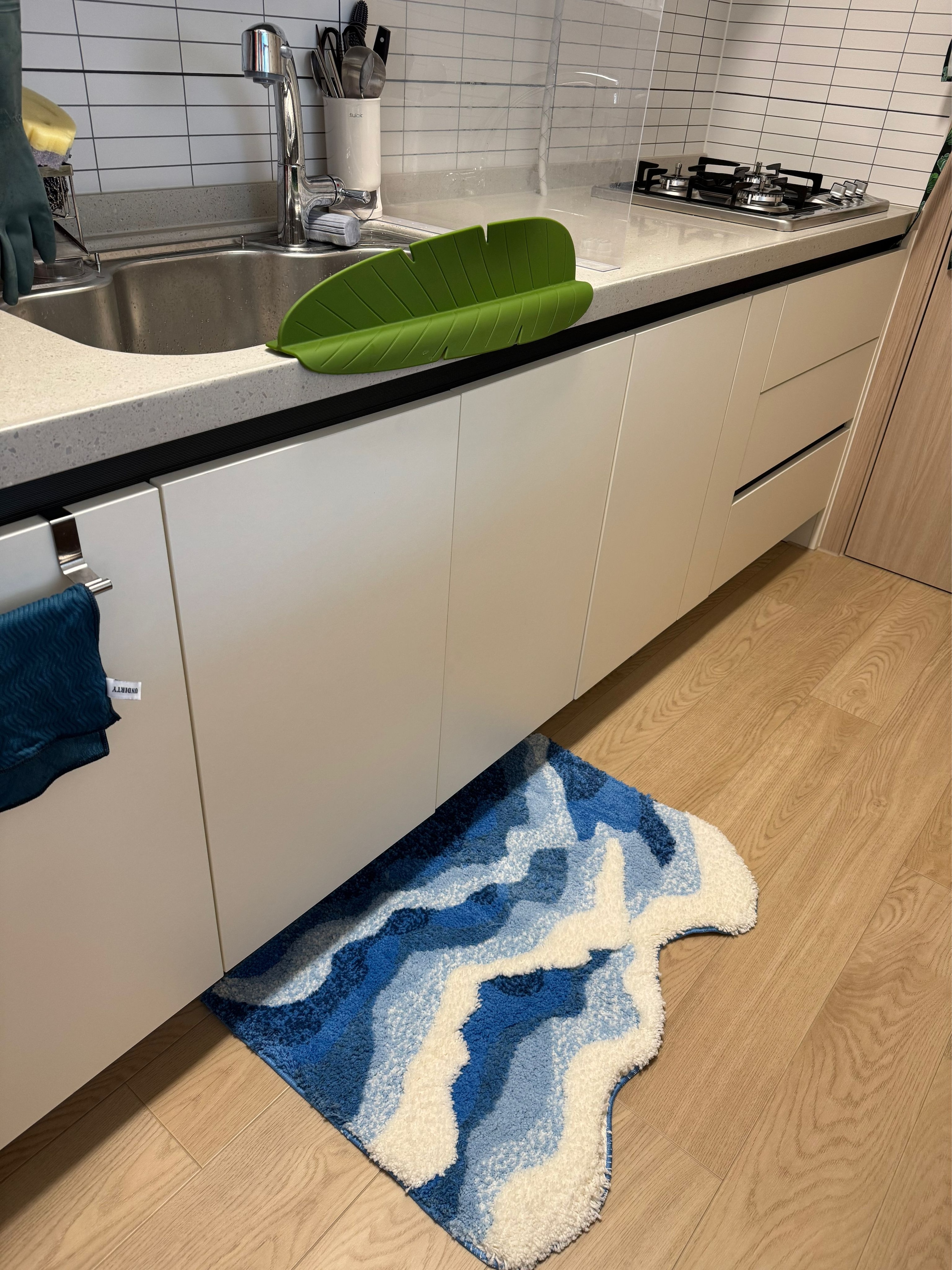 Wavy Blue Tufted Rug user photo