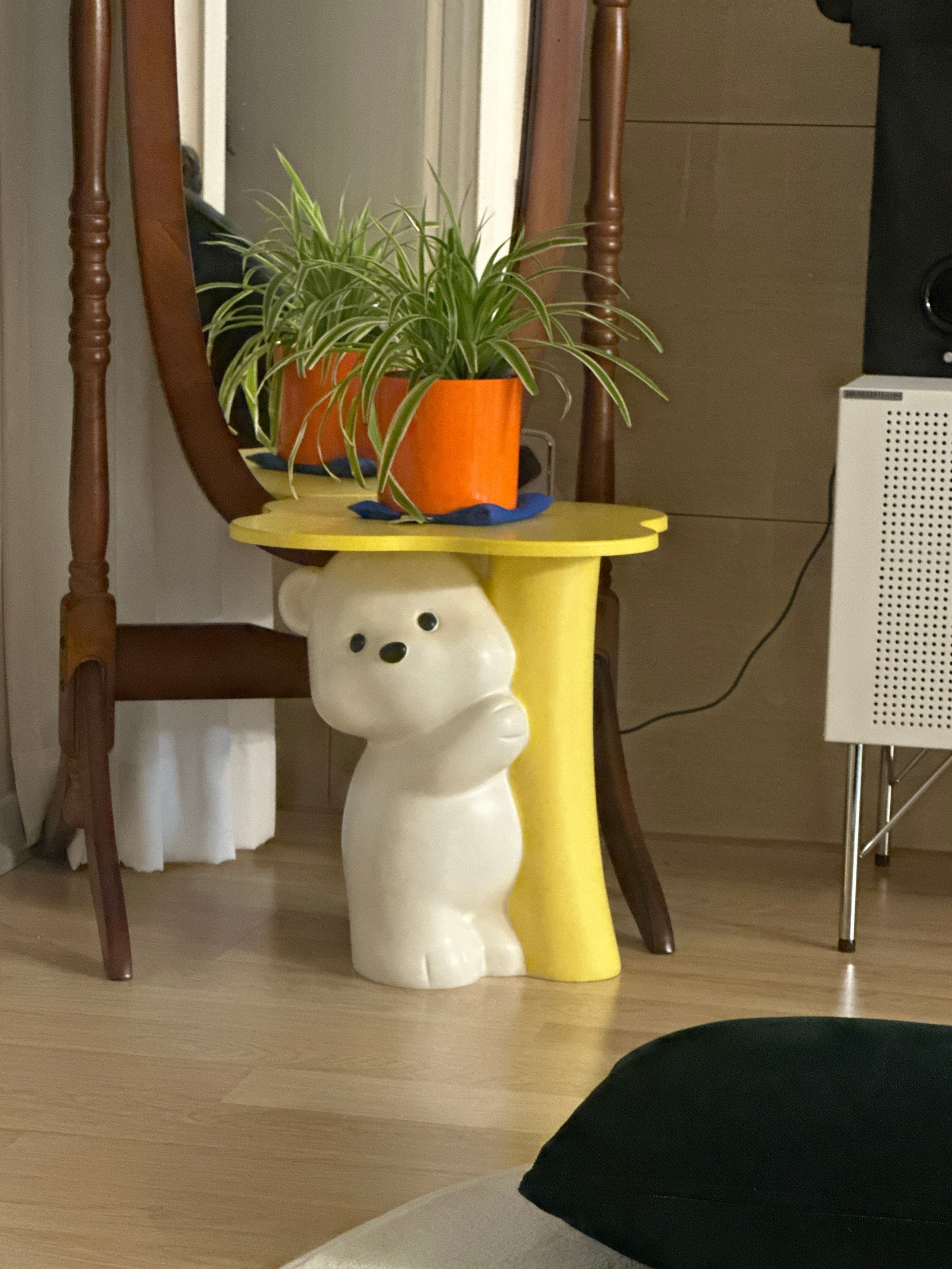 Clover Top Polar Bear Hug Side Table user photo