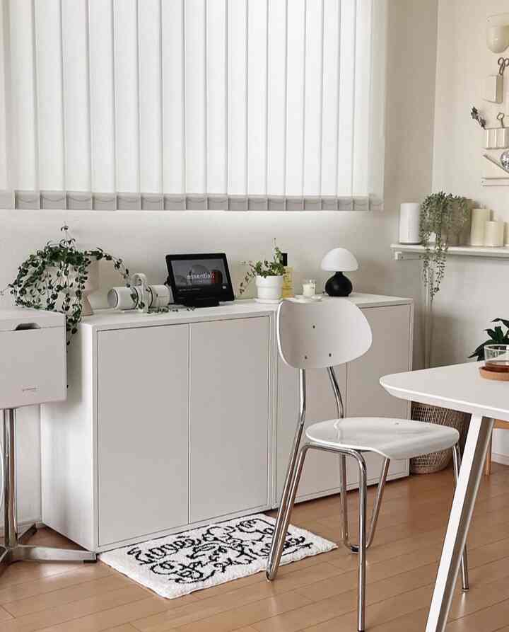 ホワイトメインのダイニング空間🤍
ダイニングテーブルとチェアに
nomiaのアクセントラグの組み合わせが
お気に入り🤭
⁡
#韓国インテリア #ダイニング #ダイニングテーブル #ダイニングチェア #nomia #nomiarug  #ikea #エーケト #EKET #littlerooms #リトルム #panasonic #プライベートビエラ #プライベートビエラのある暮らし #ポータブルテレビ #パナソニックと暮らす #carepod #ステンレス加湿器 #rhythm #リズム #magspeakerduo #temu