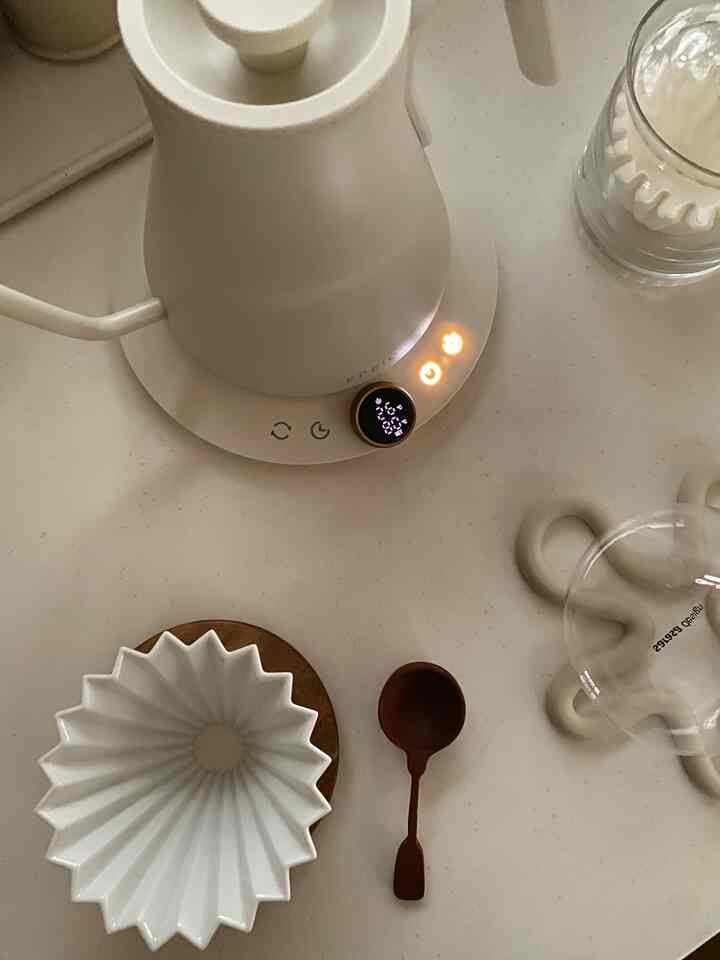 Every morning, I make coffee by hand drip ☕️
#Coffee and tea supplies
#coffee
#hand drip
#kitchen appliances
#kettle
#origami