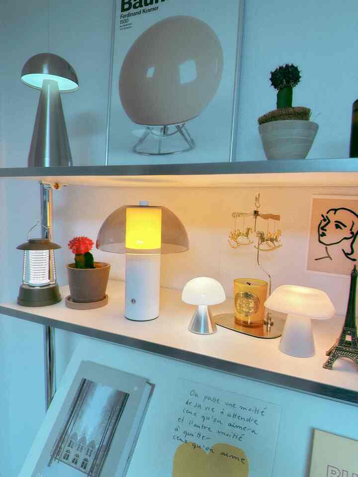 #우리집조명은몇개 

Aku melihat lampu yang menyala di malam hari 
Sungguh nyaman.
Lampu dan bentuknya berbeda-beda, jadi masing-masing punya pesona berbeda.
Jika Anda mengkliknya, Anda akan dipandu melalui deskripsi pencahayaan^^
Selamat malam~🤗

#Rumah Kita Hari Ini #오늘장면한컷 #조명인테리어 #조명효과 #조명추천 #조명5초컷찍기 #조명맛집 
#Penyimpanan #데스크수납 #맞팔환영 #맞팔소통 