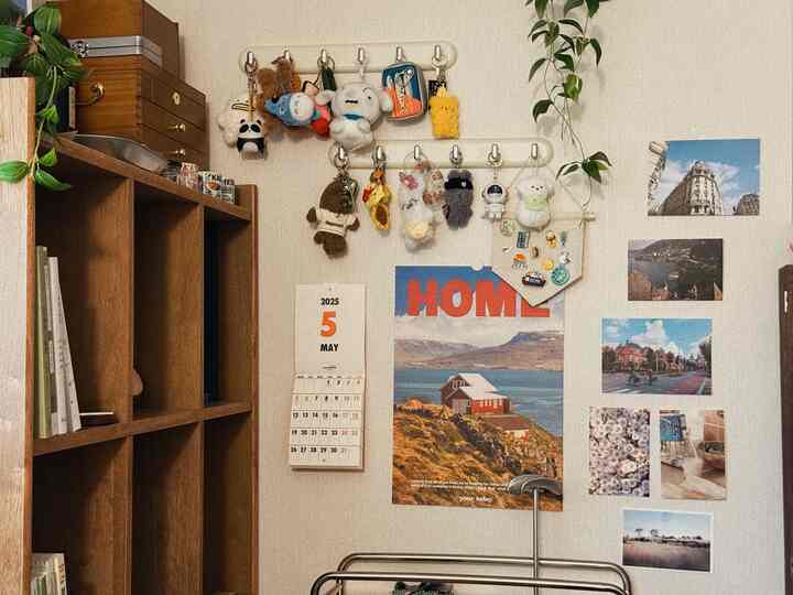 1. すでに5月だと信じられない😱
2.壁に木の燭台（？）鏡（？）の装飾を入れたのにとても気に入っています！
3. アン・ヒヨン作家様の散文集「あなたが良くなれば、夜が深くなれば」を読んでいる。詩人が書いた散文とはこんなに詩のようになるかもしれないが、 を感じながらほぼ吟味するように漢文章 漢文章わざと読んでいる。

#ayoroom #homesweethome #myroom #homestyle #interiors #홈스타그램 #홈스타일링 #방꾸미기 #당신이좋아지면밤이깊어지면