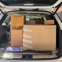 #이사 #이사가는날 
📦 이사 시작 - ! 📦
비니살림입니다 :)
드디어! 이사를 시작했답니다 ☺️
아직 신혼 살림들이라 업체를 통해서 하기엔
이삿짐이 많지 않아서
직접 하고 있답니다 ,,😂
큰 가구, 가전은 집으로 배송이 오는거라
딱히 옮길 짐이 없어 시작했는데,,,
쉽지는 않네요 😖😖
오늘까지 큰 짐들은 다 옮길 것 같고
어느정도 가전 가구도 들어올 것 같아요 - !
온라인 집들이 곧 준비해볼게요!! 🏠
놀러오세요~~!!🙌🏻
#신혼집 #이사 #입주 #이삿날 
#신혼부부 #신혼희망타운 #짐정리 
#온라인집들이 #맞팔환영 #선팔맞팔 
#소통해요 #55m2 #음악부부 #가전가구