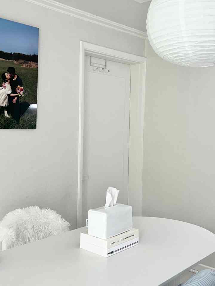 ますます近づいてくるセブ旅行を控えて押された宿題を害するために忙しい最近。
最近最も気になっている宿題は今日の家の家たちですが、ヨー写真は家がコンテンツに入れるために撮った写真の中で一番気に入った写真です！

私は家のスターグラム活動に続き、FTCの提案を受けて今日の家の活動を始めるようになりましたが、多くの人が家を上げてくれるのを見て、私もいつかあんなに家を上げる日が来るのではないでしょうか？

どうすれば少しでも読んでいる方に役に立って面白いのか、頭を包んで悩んで書いています。
早くよく発行されて多くの方に好んでいただきたいですね - •̀.̫•́✧
。
。
＃家の装飾＃インテリア＃セルフインテリア＃interior＃homedeco＃ホワイトインテリア＃新婚旅行のインテリア＃新婚夫婦の日常＃リビングルームのインテリア＃cozyroom＃cozyroominterior＃roominterior＃ホームデコ＃ミンドゥホーム＃ホワイトオブジェ＃見つけた家