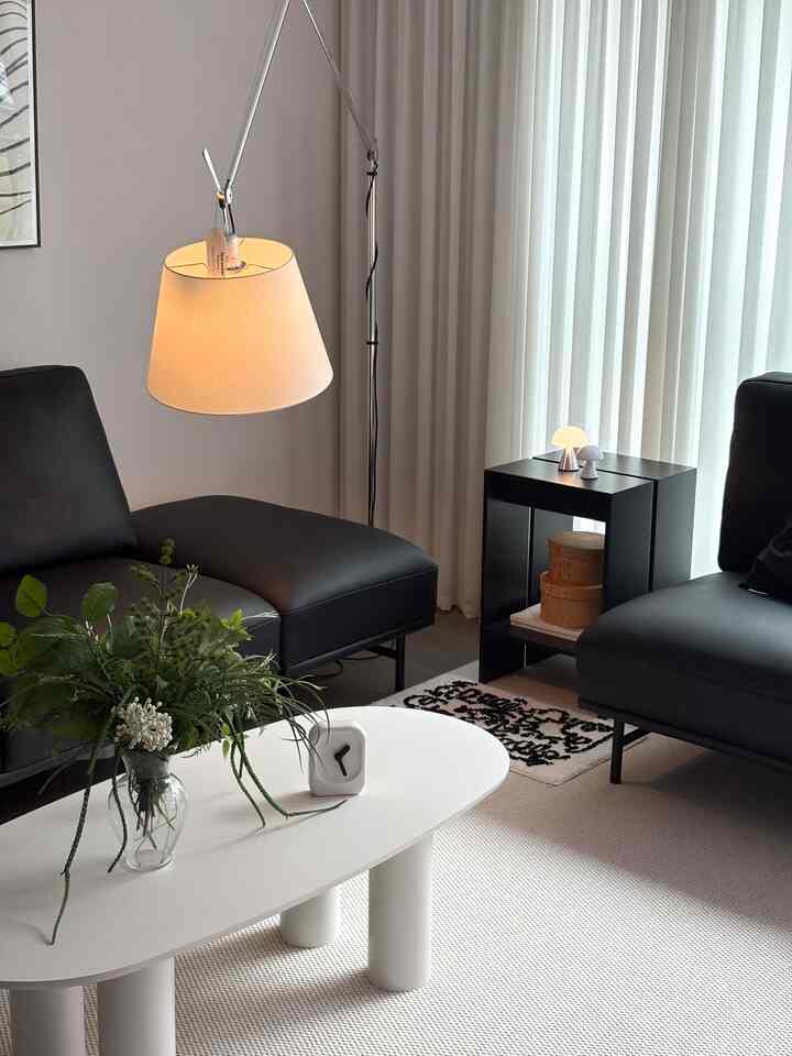 #찾았다오집템 #광고

I didn't know it was going to rain today, but it's been raining all day.
I have a lot of homework to do, but the weather isn't helping.

The weather is cloudy, so I have to turn on the lights.✨
I like lights, so I recently bought lights at Today's House.

The mushroom lights are so pretty, so I bought another mini.
The two mushroom lights are even cuter together.🖤

If you're a Today's House user, you've probably heard of Binary Shop at least once :)

✨Today's House Binary Shop's biggest event, Binary Week, will be held for 14 days.
✔️May 12 (Mon) - May 25 (Sun)
You can find daily one-day super special deals and sales of emerging high-end brands.
Please check out the Lexon lights I bought during the Binary Week event as well :)

@todayhouse 
@binaryshop_official 
@lexondesign 

#Today's House #바이너리샵 #바이너리위크 #인테리어
#lighting #리빙 #가구 #홈데코 #패브릭 #소품
#binaryshop #binaryweek #렉슨 #lexon
#flasier #소파테이블 #한샘 #엘레판테소파테이블 
#cozy