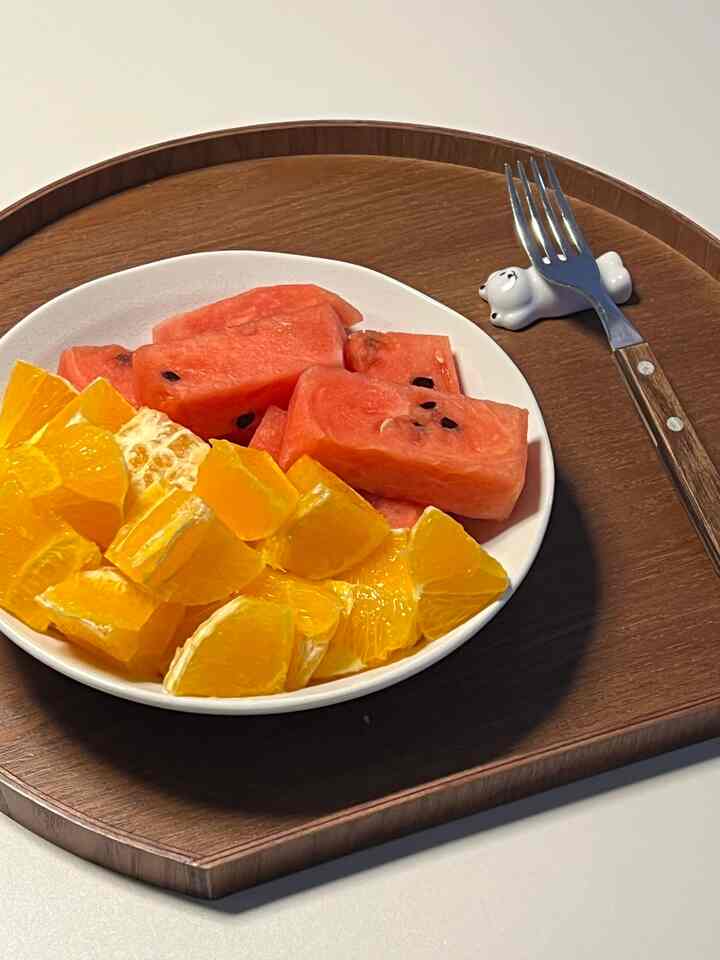 ＃今日の私たちの家＃コンスープ記録

週末の仕上げは果物と一緒に👏🏻

後ろにソンスドン+ソウルの森デート（？）の写真も出てきました。
私の写真集を見ると、自分撮りや夫と撮った写真をかき混ぜます。
それなりに会ったこともあり、もともと両方とも写真を撮るのがあまり悪くてｗｗｗ

残念な私の週末、、、行かない〰️〰️〰️


#フルーツ#オレンジ