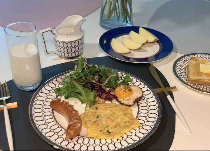 
食べ物の完成はボウル😉

貧しいご飯ですが（？）、きれいなウェッジウッドボウルが90％をこなしてくれましたねｗｗ

＃コンスープ記録
