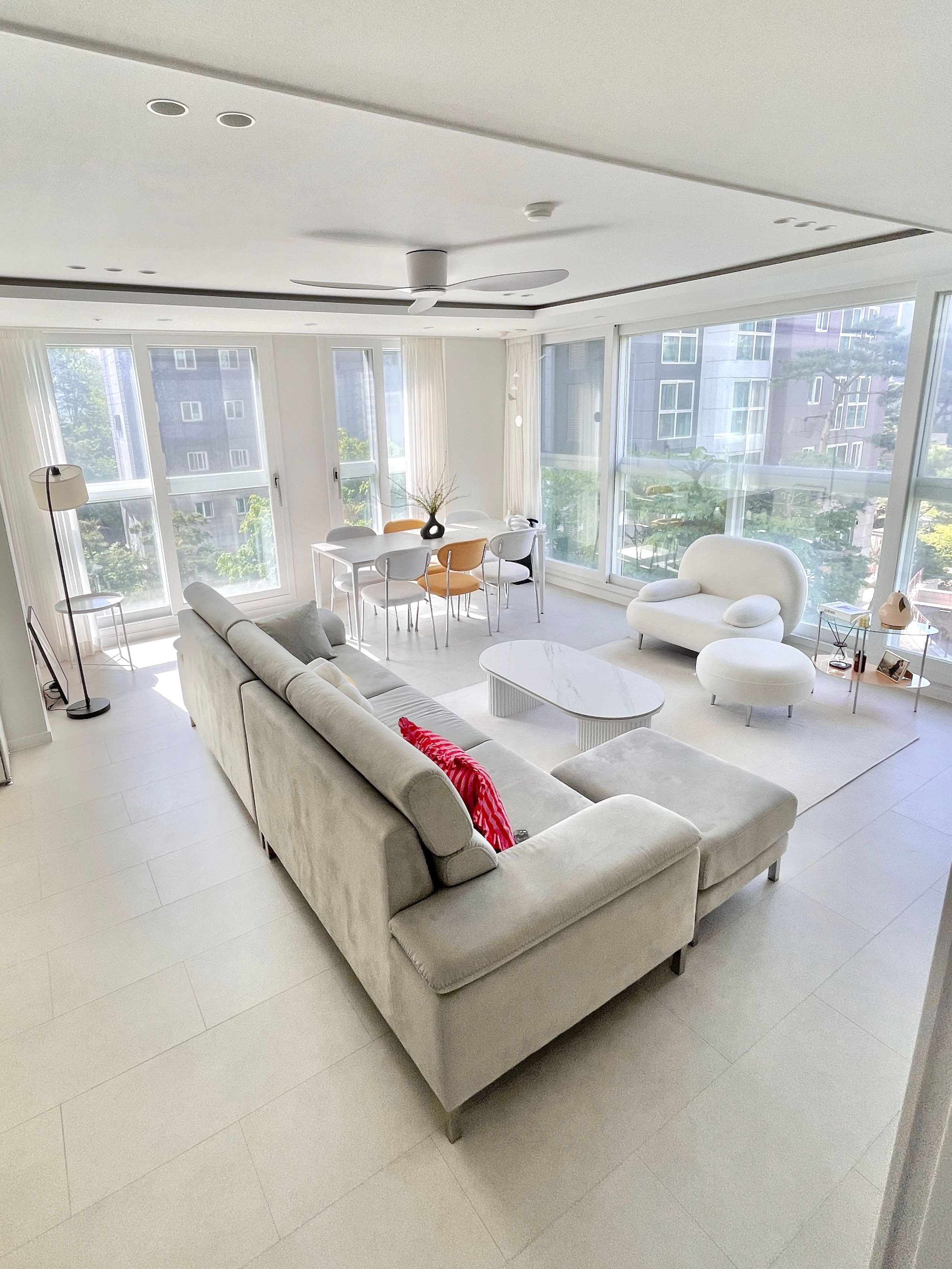 2-Tier Wavy Glass Table user photo