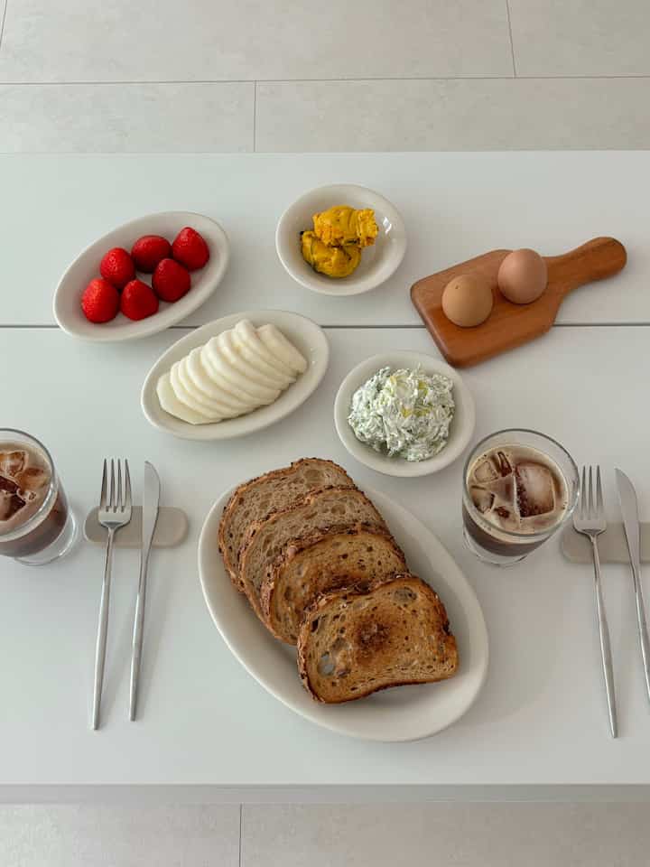 Tagged posts featuring Silver Cutlery 4-Piece Set 1