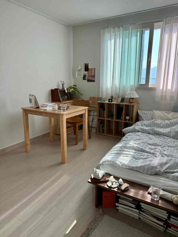  #방꾸미기 #방인테리어 #책상 #책상꾸미기 #책상인테리어 #침실 #침실인테리어 #room #roominspo #roominspiration 