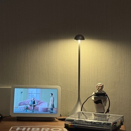 구글 스피커 구글네스트허브, 구글네스트오디오 이렇게 두개를 사서 구글홈이랑 연동해서 아주 유용하게 쓰고있어요🔈🔉스피커 그룹으로 묶어서 같은 노래를 더 입체적으로 들을 수도 있답니다💚
구글네스트허브는 디스플레이도 있어서 디지털액자로도 굿이어서 추천👍👍 
#구글네스트 #구글네스트허브 #구글네스트오디오 #구글홈 #스마트홈 #애플워치거치대 #애플워치충전기 #렉슨 #렉슨조명 #맞팔