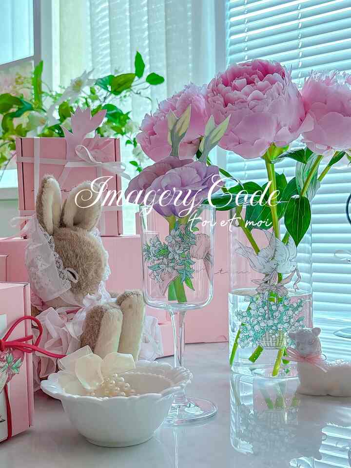 ＃かわいいテム＃すでにコード＃ホームカフェ＃コンスープ記録 
今日は、それ自体でオブジェとなるイメージャコード「トゥアエモア」の美しさをそのままお見せしたいので、何も込めずに詳しくお見せします。
ボウルに刻まれたイ・ファンヒ作家の絵を鑑賞するように見ていただきたいです。
日常の甘いおとぎ話のような瞬間をプレゼントしてくれたイメージコード、イメージコードは愛です〜♡︎

#imagerycode #トゥアエモア #イ・ファンヒ作家 #ホームカフェインテリア
#frenchinteriors #frenchstyle #homedecor #homecafe #homestyling #homeswethome #homecafe