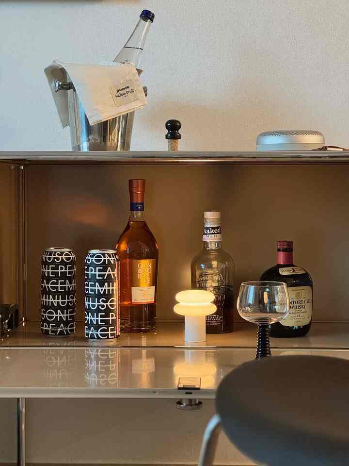 ＃自宅で最高の忙しい＃コンスープ記録 
ランマンにホームバーオープン🍸🥃🥂
夫が見るとすぐ 
「ああ、これはキャンプ場に行ってほしい」と言ったが
自宅でもよく苦い〜

✨丸いかわいいデザイン、小さいのにも特色 
日光電球新製品SNOWMAN8ポータブル照明
小さくて大切だという言葉は、こういうときに使う言葉ではないか➰

＃日光電球＃スノーマン＃スノーマン照明＃snowman8＃ポータブル照明＃照明インテリア＃ムードランプ＃キャンプ照明＃照明＃照明推奨＃ミニ照明＃usm＃usmhaller＃ホームバー
＃アパートのインテリア＃新婚旅行のインテリア