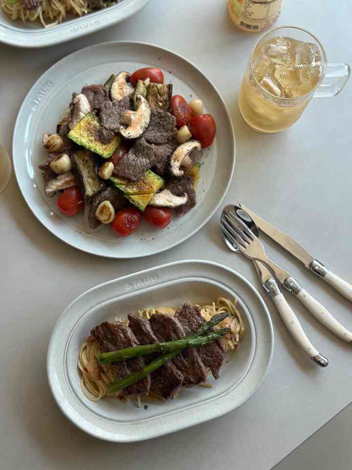 ホームストアメニューは
ステーキパスタ＆牛肉野菜焼きです^^💕

コンスープチャレンジ宿題いよいよ終わりですね！
先月はハッシュタグを間違えて完走として認められませんでした。   #그릇추천  #화이트트러플
