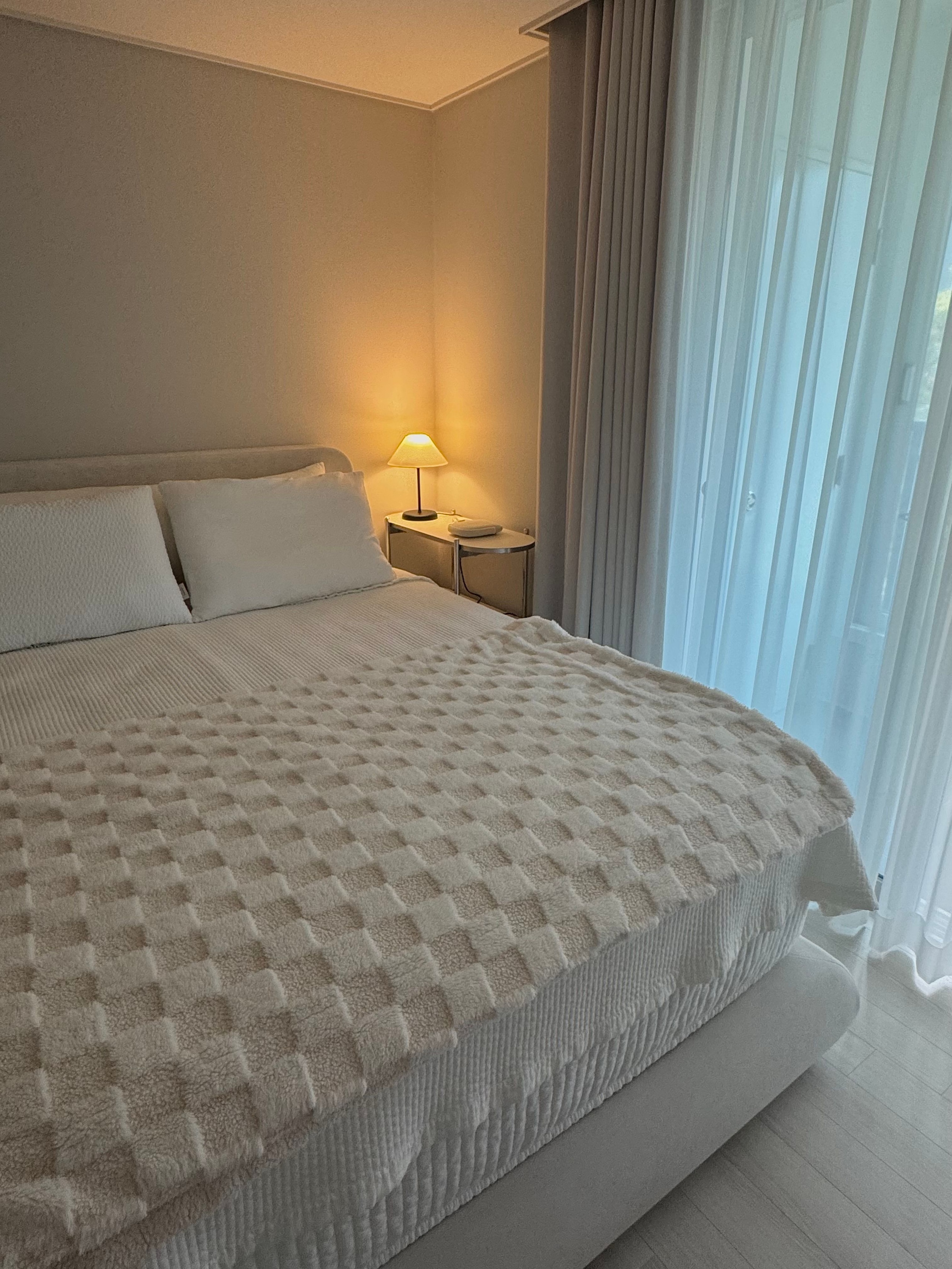 Fluffy Check Winter Blanket user photo