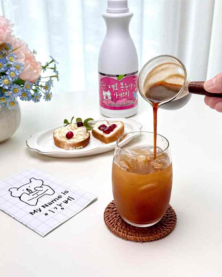 今アショットチュの味を知って
アショットチュを知らなかったときに戻るのは難しい… 😜

イ・ガンベゼロピーチアイスティロアショットチューを作った。
濃い桃の味が本当に絶品！
原液40g＋水200～300ml＋エスプレッソ2ショット
この組み合わせで作ってみてください🍑

粉を飛ばす心配のない簡単な液状タイプです。
きちんと作っていただけてよかったですよ〜
そして砂糖Xアルロスとステビアが含まれています
「ゼロ」桃アイスティですよ😋
私と一緒にアショットチューを楽しんでください🧡🧡🧡🧡🧡

＃デザート＃デザートレストラン＃ピーチアイス＃アイスティ＃ピーチ＃夏の飲み物＃アイスティおすすめ＃ハート食パン＃イチゴジャム＃ホームカフェ＃ホームカフェレシピ＃カフェインチャージ＃おめでとうございます 