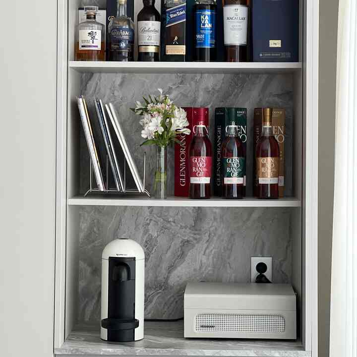 久しぶりにウイスキーショッピング👀🤍

飲みたいグレンモレンジ！
買いたいことを買うと言ったら3本を買ってしまう年下男🥹
うん、幸せだったらどうですか❕
（シグネットは免税店で暮らすことでねじれたのは秘密）

チャンさんは夫婦ピックは14年のクイーンタールバン！
クインタルバーンはポートワインキャスクに熟成したが、ポートワインの香りは感じられませんでした。

＃今日の私の家＃新婚ホームインテリア小道具＃新婚ハウスインテリア＃ハウスインテリア＃日常＃コーヒーマシン＃lpプレーヤー＃lp版