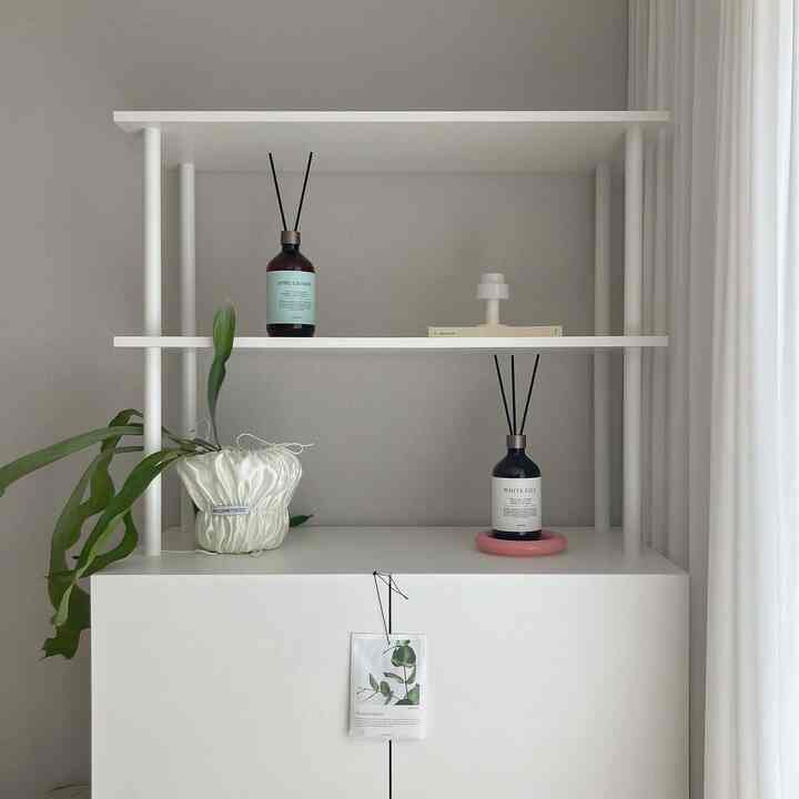 #広告
前回友達が遊びに来ましたが、私の家に入るとすぐに見えるアセントディフューザーを見て自分の家もヨガ書くととても嬉しいですよ🫢
⠀
やっぱり愛されたエーセント🩵
⠀
今回、私はホワイトリリー/エイプリルランダーリーの2つの香りを選んでみましたが、やはり香りが最高！
ほのかな花石鹸の香りが居心地の良いホワイトリリー、ポソッとした繊維柔軟な香りのエプリルランダリー！
⠀
工業用エタノールではなく未加工トウモロコシを発酵して抽出したエタノールをベースとして
特有のアルコールの香りの代わりに心地よい香りだけいっぱい🩵
⠀
今今日の家でディフューザーを購入する際にシャシュープレゼントイベント中です。
＃アセント＃ディフューザー＃アセントディフューザー＃ascent＃ディフューザーおすすめ＃ディフューザーギフト＃大容量ディフューザー＃ディフューザーギフト＃ディフューザーレストラン＃インテリアアクセサリー＃homeswethome＃チャルカーテン＃バットラン 
⠀
⠀