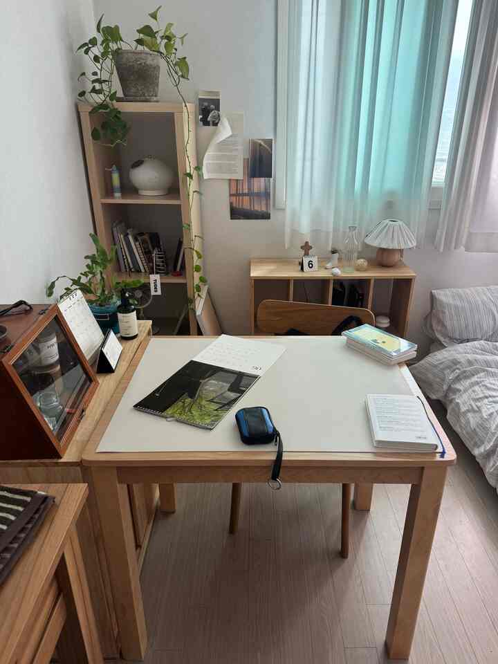 ウッドがいっぱいのお部屋-！
#ウッドスタイリング #방 #방꾸미기 #내방 #침실 #침실꾸미기 #책상 #room #myroom #roominspiration #bedroom #bedroominspo #bedroomstyling 