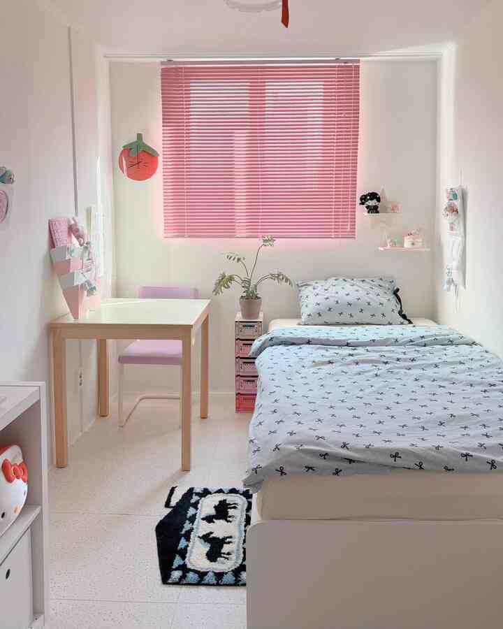 #2026달력이될집 #봄 #파스텔톤인테리어
My favorite bedroom that I love the most because I like pastel tones 🩵💙

It was a room filled with pink
But since it's summer, I mixed in some sky blue!
Thanks to that, it feels like a soft summer.

Summer pastel tone interior complete 🍑🍋‍🟩

ㅡ
I opened the window wide to clean up since I woke up early in the morning,
And the wind was so cool.
The air was clean and there was no fine dust!
It's a happy morning even if you stay still :)

#Special Creator #아이방 #아이방인테리어 #방꾸미기 #아이방꾸미기 #수납침대 #아이있는집 #신혼집인테리어 #아파트인테리어 #데스크테리어 #이케아 #이케아추천템 #이케아로꾸민집 #이케아책상 #이케아의자 #아이방가구 #아이방소품 #핑크인테리어 #책장 #셀프인테리어 #아이책상 #인테리어 #책상인테리어 #데스크테리어족 #책상꾸미기 #정리정돈 #원룸인테리어

