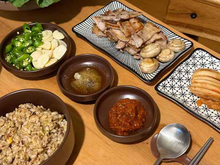 サムの季節が来ました！🥬
私は会社で小さな庭を整えています！
直接育てたサム味は本当にすごいです！よく焼いたサムギョプサルに甘くて一食解決🫶
＃オーホームストア＃コンスープ記録＃コンスープ＃料理＃サム＃サムバブ＃サムギョン＃サムギョプサル＃プレーティング＃トレース＃跡料理＃ビールカップ 
