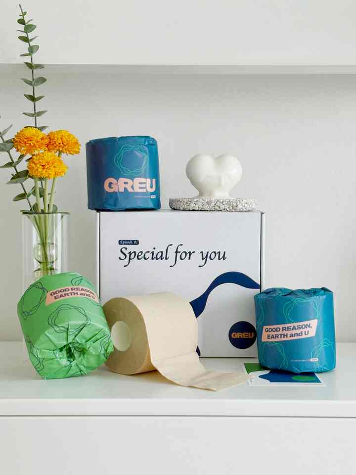 ＃かわいいテム最高です＃コンスープ記録 
📎GREUギフトセット
私の体に触れるのは何でも書くって？
私は最近GREU（グルー）トイレットペーパーを使っています。
2009年から無漂白トイレットペーパーを作ったブランドです。
今回グッドリーズン・アールズ＆ユープロムGREU
というプレゼントのセットを書いて、本当に感心しました。

包装から感じが違います。
トイレットペーパーですが、すぐに
気持ちいいプレゼントいただいた感じ？ 🎁

しかも紙個別包装だから
浴室に置くのもきれいでプラスチックも使わない

何より本当に驚いたのは色です。
私たちが通常書く白いトイレットペーパー
6段階も漂白したことを知っているから
この自然な茶色はもっと信仰を持っています。

🧻ポルトガル高級天然パルプを使用
🧻化学漂白NO香NO
🧻高温蒸気処理でほこりを最小限に抑える
🧻カメとクラゲ柄のオーシャンエンボスまで

そしてこれは本当に言いたかったです。
ピーナッツが目に見えてもこれで拭いてください。
それだけ純粋で柔らかい
ペットのある家にも自信を持ってお勧めします👍🏻👍🏻

＃製品提供＃グルー＃ギフトおすすめ＃トイレットペーパー＃休憩＃ギフト＃家＃ギフト＃ゼロウエスト＃ペット動物＃ペットの墓＃猫＃今日の私たちの家＃執事日常＃環境保護＃ホームスタグラム＃ハウススターグラム#リビングインテリア #minimal #cat