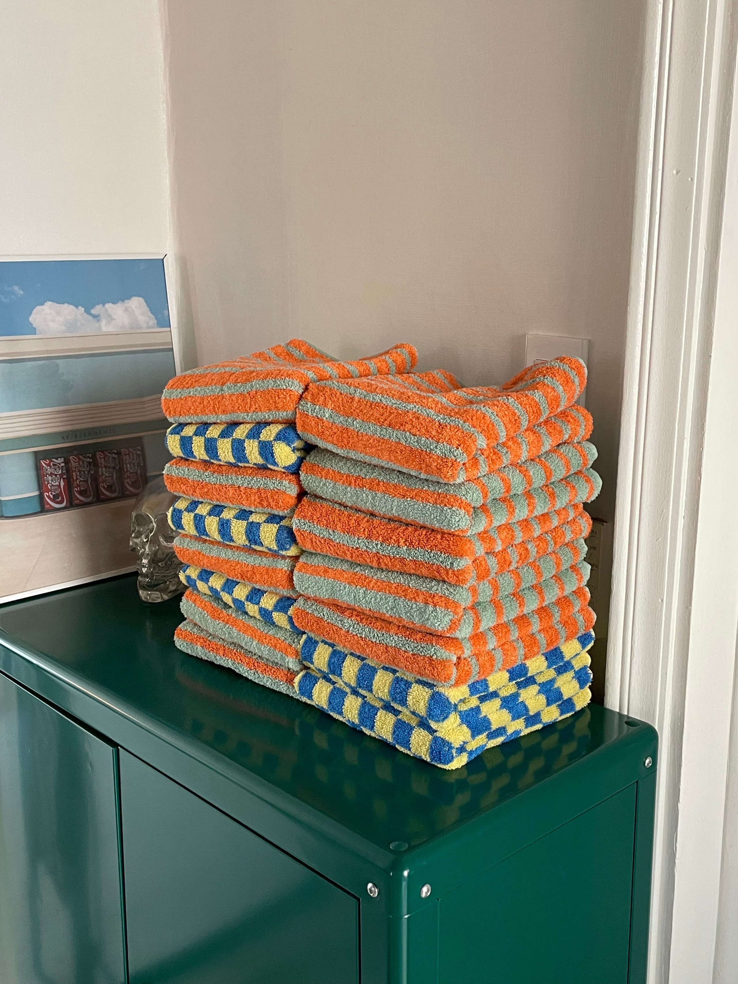 Checkerboard & Stripe Hotel Bath Towel Set (10-Pack) user photo