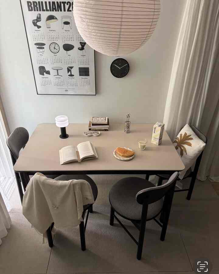 Lama tak berjumpa, kehidupan rumah tangga 🏠
Sudah lama tak ngidam, tapi musim 1 wafel sehari kembali lagi..😋
Jadi bagaimana caranya agar saya berhenti makan wafel… .. Hehe … . 🧇🧇🧇 

#DekorasiRuangTamu #식탁인테리어 #거실가구 #식탁추천