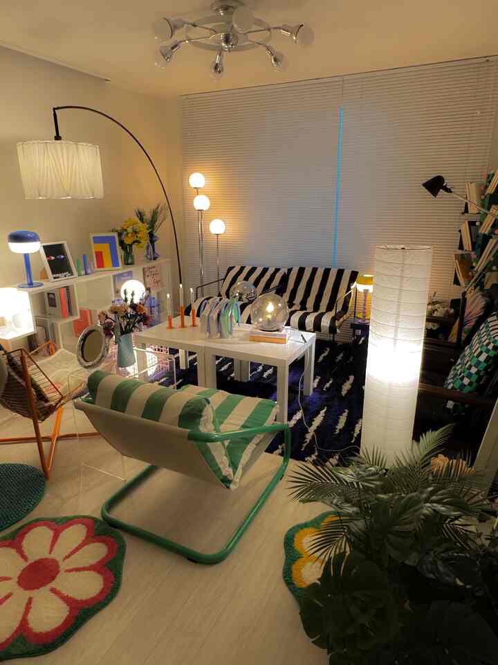 The space I live in is where I love.❤️

I filled the space with things I like,
and found true happiness in it. 🏡

From the moment I decided to ‘decorate my house’,
my head was filled with thoughts like ‘How can I make it my own?’

From then on, everything I encountered became my inspiration,
and only then did I begin to see my own taste.

The first question I asked myself was,
“What do I like?”

The answer was simpler than I thought.
Color, lighting, and chairs.
These three were the elements that made my heart flutter right away.

As I slowly
considered, placed, and changed each one,
the space gradually began to reflect my taste,
and the living room became my own ‘fun space’.

The living room space that I created made my heart feel comfortable again, and I finally realized,
“The living room is the space where I should be the most happy and comfortable.”

And this time, I definitely felt something.
‘When we find what we like and make it happen, we become truly happy.’

It’s not perfect yet,
but I’m so grateful these days just for the fact that I’ve created this space myself.

When you love something, it eventually creates visible changes like this.

✨Is your space filled with things you like right now?

#Homedecorationrecord #거실인테리어 #셀프인테리어 #내가만든공간 #취향저격 #컬러인테리어 #조명맛집 #공간스타일링 #오늘의집스타일 #홈스타그램 #집사진 #집돌이 #감성홈 #인테리어기록 #이케아 #diy #diy소품 #이케아조명 #이케아추천템 #이케아로꾸민집 #이케아의자 #이케아러그 #이케아인테리어 #코지인테리어 #코지하우스 #코지홈 #코지바이브 #컬러테리어 #컬러풀하우스 #이케아스타일링 

