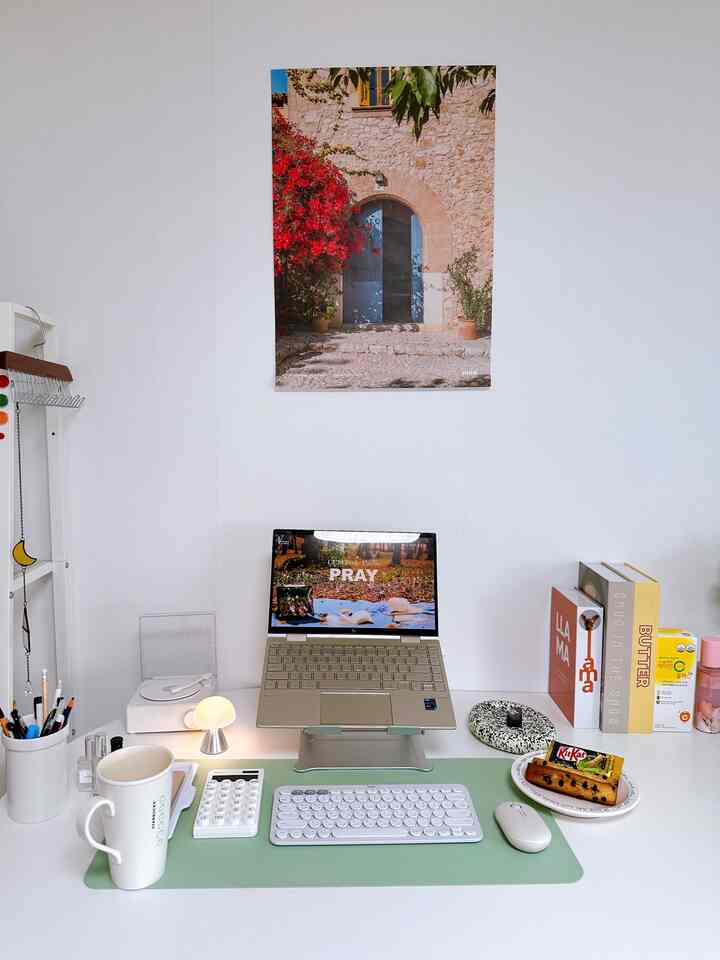 #데스크테리어족
Meja pagi yang tenang
Mari kita tata meja dan pikiran kita.
Seperti ritual😆🤣

Oke, mari kita mulai sekarang!!

#PrettyItemsBest #오늘의우리집 #오늘장면한컷 #데스크소품 #데스크테리어 #데스크꾸미기 #맞팔환영 #맞팔해요