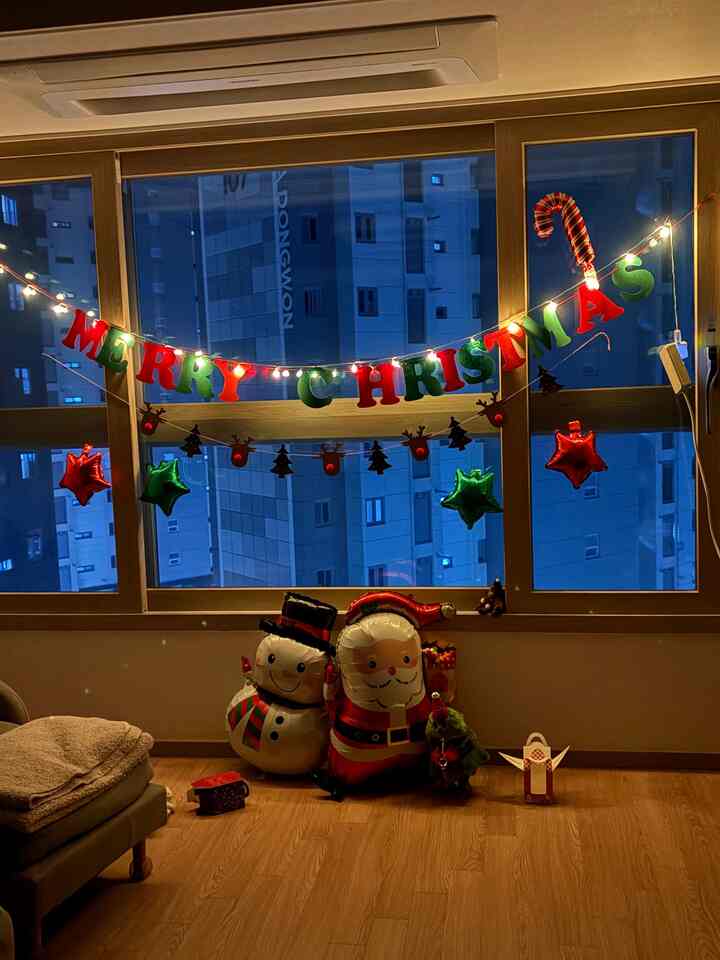 #2026달력이될집 #겨울 🎄
昨年のクリスマスにイエローと一緒に過ごしたクリスマス🎅
私がクリスマスを超えて好きで自分の自炊部屋を次第(?) #크리스마스트리