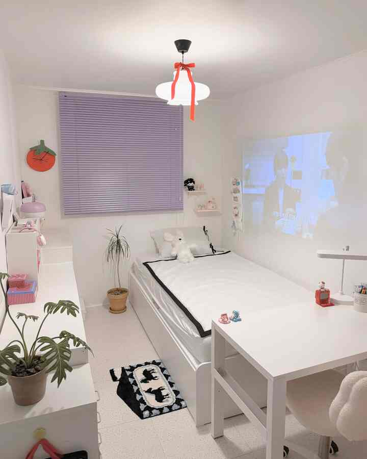 #우리집포인트컬러 #보라색
After the incident with the sky blue blinds,
I changed them to light purple blinds,
and the point color of my house became purple 🍇☂️🪻🔮💜

I bought pink blinds a few years ago,
and I liked them so much that I bought light purple blinds too,
but doesn't this one really pick out colors well? ✦‿✦ 

I've used many brands of blinds,
but this one seems to be the best ㅎㅎ
Of course, it's a product I bought with my own money.ᐟ 

➔ Information on the products used can be found by clicking on the light blue circle in the photo. 🫰🏻

#Consoup Record #스페셜크리에이터 #연보라 #보라색인테리어 #연보라인테리어 #파스텔톤 #파스텔 #파스텔인테리어 #파스텔톤인테리어 #알루미늄블라인드 #블라인드 #벽선반 #46month #스위치커버 #슈퍼싱글침대 #침대프레임 #화이트침대 #화이트인테리어 #화이트톤 #아이방 #아이방인테리어 #침실 #침실인테리어 #자취방 #자취방꾸미기 #맞팔 #2평방꾸미기 #2평인테리어 


