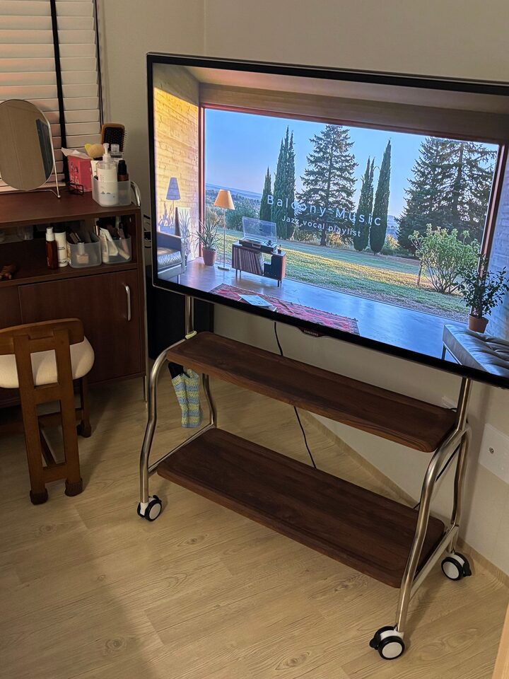 short form carousel card thumbnail