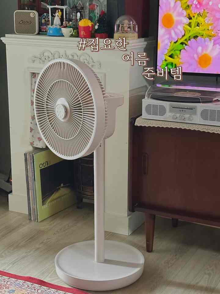 #집요한여름준비템 #콘수프기록 #맞팔
#無線扇風機 #여름침구 #풍기인견 
無線扇風機とエアコン