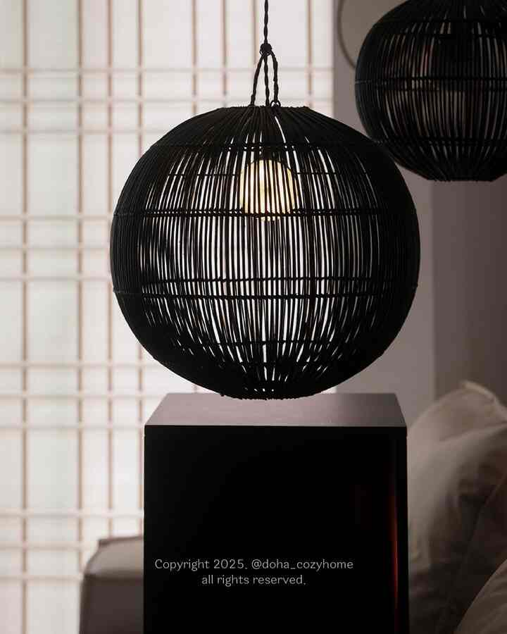 #今日の私の家の夏だからラタン🖤ブラックラタンも大丈夫ですよ🥹ナチュラルなカラーだけでなくブラックラタン見たら神秘的な感じ💫照明をつけた時、そしてまた消したときにムードが違うのでもっと魅力的ですよ🫧🫧

あなたは夏のアイテムとして何を使うのか気になります👉🏻👈🏻
•
•
•
•
•
#ラタンムードランプ #ラタンランプ #ラタンランプ #ラタンブラック #ラタンランプ #blackrattan #夏の模様替え #naturalinterior #おしゃれ照明 #bohostyledecor #韓国インテリア #summerinterior