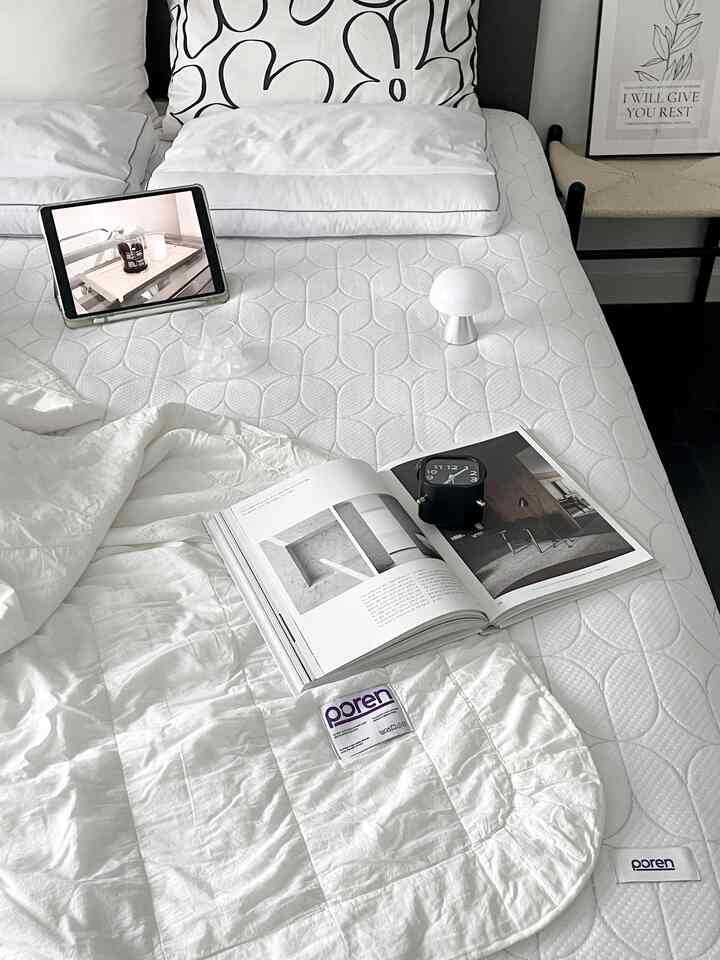 Penawaran Produk | #StubbornSummerPreparationItem #SummerBedding #SummerCoolingPad

Saya membeli bantal leher Foren, selimut empat musim, dan selimut musim panas dengan uang saya sendiri dan merasa puas, jadi saya mengganti semua perlengkapan tidur keluarga saya dengan Foren. Saya sangat menyukai merek #Foren💜

Saya mencoba "The Humble Subzero Cooling Pad" yang baru saja dirilis, dan Foren sesuai dengan yang diharapkan..👍🏻

Saya sangat penasaran seberapa dinginnya karena ini adalah cooling pad, tetapi daya pendinginannya sangat bagus🧊

Tahukah Anda bahwa daya pendinginan ditentukan oleh "kepadatan"?!

Cooling pad Foren tipis, tetapi sejuk karena memiliki benang pendingin berdensitas tinggi!

Suami saya, yang sudah mudah kepanasan, menyukainya setelah menggantinya dengan cooling pad ini dan mengatakan bahwa itu sejuk.

Selain itu, menggunakan benang tebal yang sejuk, jadi Anda dapat langsung merasakan sensasi dinginnya🧊

Nilai Q-max adalah 0,45, jadi sensasi dinginnya bertahan lama🧊

Meskipun Anda berkeringat, tidak menempel di bantalan!
Dibuat agar mudah menguap tanpa meresap ke serat🤍

Di antara bantalan sejuk, desain polanya lebih cantik,
dan kualitas finishingnya bagus, jadi tidak mengembang dan merupakan kain yang kokoh✨

Pad tidak terlalu tebal, jadi Anda dapat mencucinya di mesin cuci tanpa khawatir💜
Saya rasa saya harus mengganti bantalan musim panas keluarga saya😆

#SelimutForen #selimut #selimutmusim panas #selimutsejuk #selimutsejuk #rekomendasiselimut #bantalansejuk #rekomendasibantalansejuk #kamartidur #gayarumah #spreimusim panas #bantalansejuk musim panas #dekorasikamartidur #perlengkapan tidur