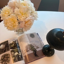 Any flowers look lovely on my white Magis oval table with its elegant metal legs. I never pass up the chance to add a fresh bouquet.🌹
#MagisTable #InteriorDetails #FreshBlooms #CoffeeTableVibes #HomeStyle #FlowerLover #DesignFurniture #TableStyling #EverydayBeauty #FloralTouch #HomeInspo #SimpleJoys