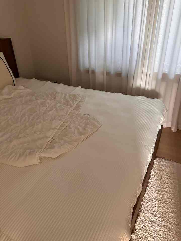 夏の間に新しい冷感パッドを敷きました🧊
もともと人見布団、シアサーカーを使ってみた
ただ触れたときだけ涼しいと思いました。
デュラロンパッドは本当に長く涼しいです🥶
私は雨の日が横になっていて寒かったです。
冷感パッド、、本当の効果がありますね🧐👍🏻

お母さんが買ってくれたのに今日の家では見えなかったので似たようなタグを付けました！

＃集大な夏の準備＃冷たいパッド＃冷たい布団＃デュラロン＃デュラロンの冷たいパッド＃villa501＃ポルトガルグ＃ラグ＃25平アパート＃25平寝室＃25平安部屋 