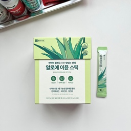 #살림살이 저의 영양 부스터들을 모아놓은 스텐 트레이에 새 아이템을 하나 추가했어요💊
종근당에서 나온 알로에 스틱 젤리인데 면역력 증진에 도움을 줄 수도 있다고 해서 세일을 기다렸다가 사보았어요
면역력 증진 / 피부건강 / 장건강에 도움을 줄 수도 있고 아닐 수도 있고~  모든 영양제 제품들이 그렇지만 큰 기대는 안해요☺️
아니 그럼 왜 샀냐?!
먹어봤는데 맛있어서 샀…🫢
아니 건강기능식품인데 웬만한 젤리보다 더 맛있으면 어쩌란 말이죠🤤
새콤 달콤 쥬시합니다ㅋㅋㅋㅋ
가방에 넣어다니다가 불볕더위에 당떨어지면 한 포하기 따악 좋네요ㅋㅋ
이 정도면 살림살이에 도움되는 건기식 아닙니까요!
#콘수프기록 #종근당 #알로에 #면역젤리 #젤리 #건기식 #건강기능식품 #내돈내산아이템 #맞팔 #코스트코 #코스트코추천템 